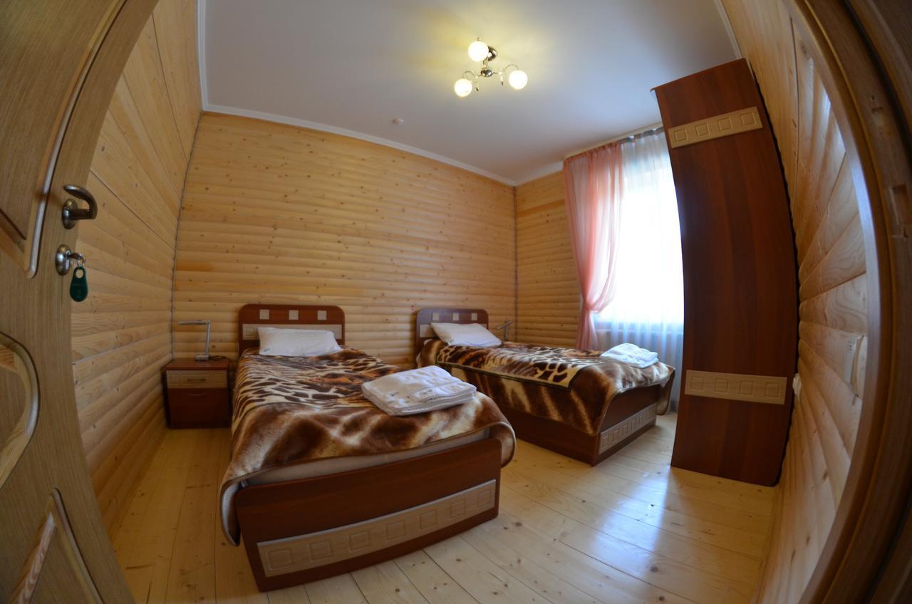 Sribni Rosy Hotel Mykulychyn Buitenkant foto
