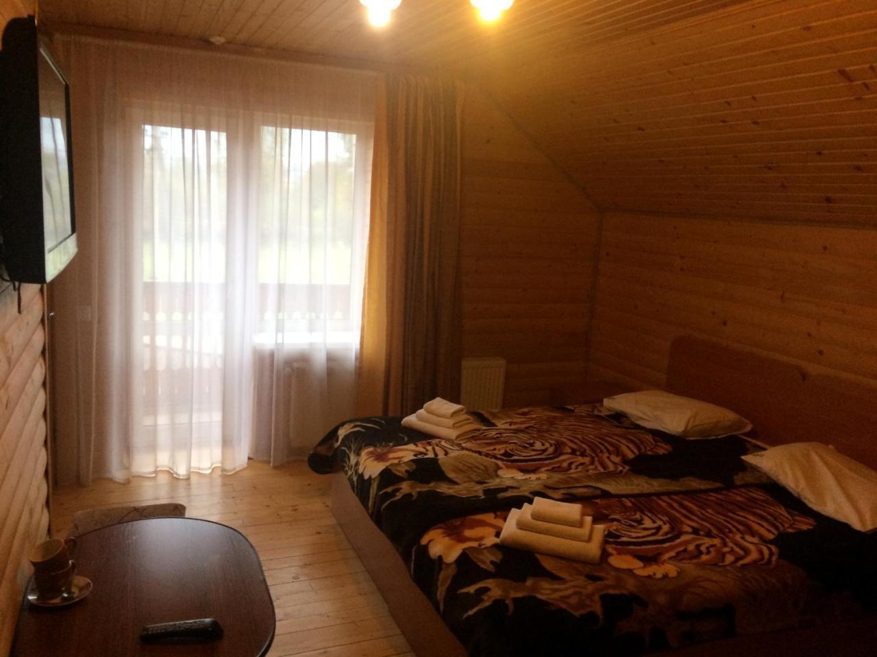 Sribni Rosy Hotel Mykulychyn Buitenkant foto