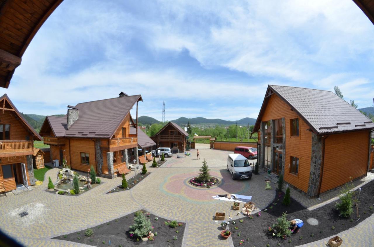 Sribni Rosy Hotel Mykulychyn Buitenkant foto